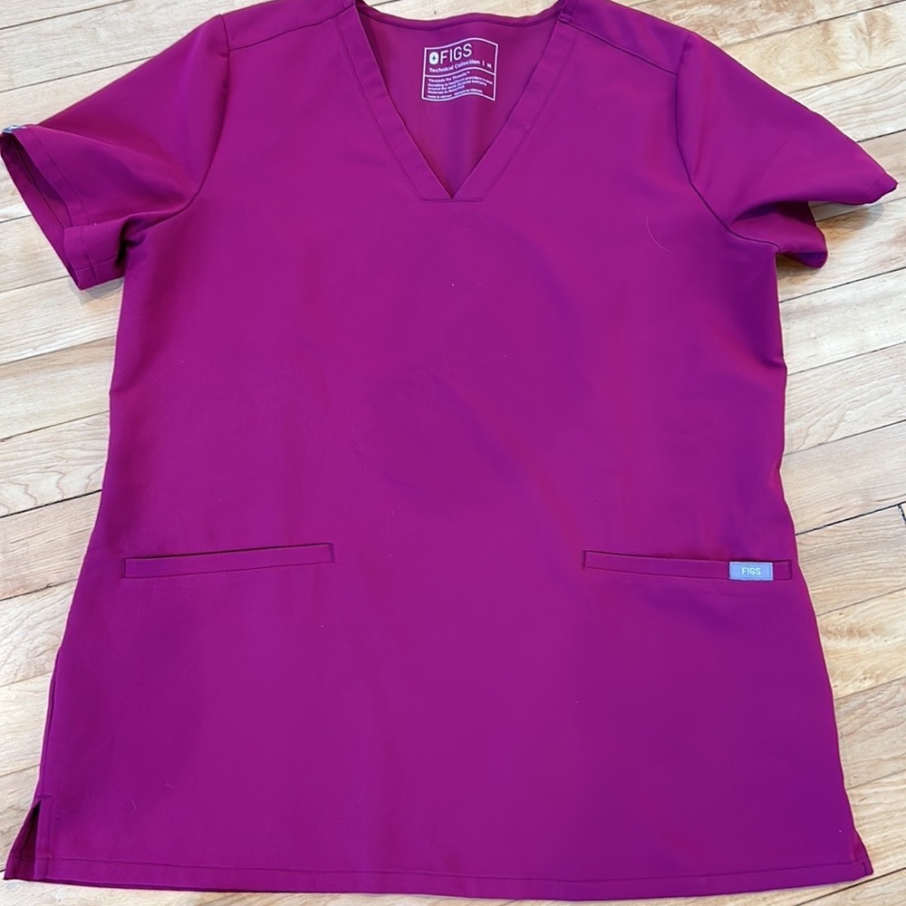 Figs pocket scrub top dark magenta size medium.